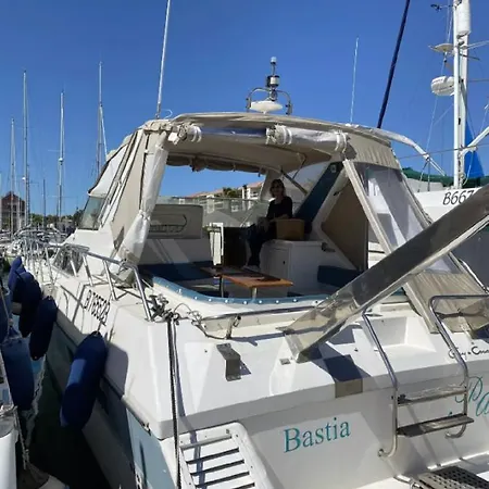 Pause Botel *